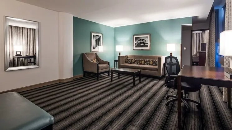 Süit, 1 En Büyük (King) Boy Yatak, Sigara İçilmez, Buzdolabı