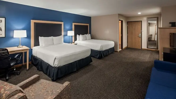 Standard Oda, 2 Büyük (Queen) Boy Yatak, Balkon, Nehir Manzaralı (Interior Room Access)