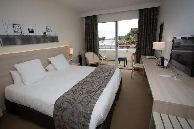 Exclusive Oda, 1 En Büyük (King) Boy Yatak, Balkon (Larger Room;Twin bed on request)