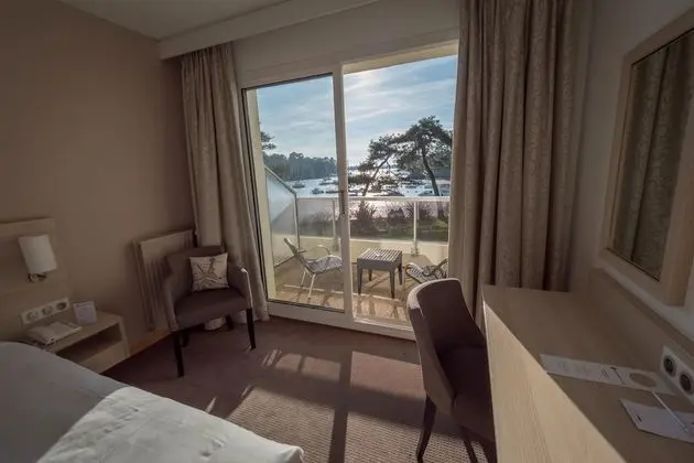 Exclusive Oda, 1 En Büyük (King) Boy Yatak, Balkon (Larger Room;Twin bed on request)