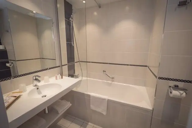 Exclusive Oda, 1 En Büyük (King) Boy Yatak, Balkon (Larger Room;Twin bed on request)