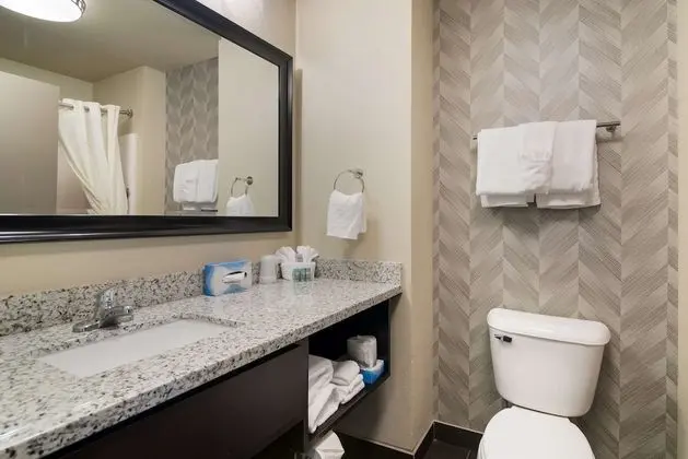 Standard Oda, 2 Büyük (Queen) Boy Yatak, Sigara İçilmez, Buzdolabı ve Mikrodalga