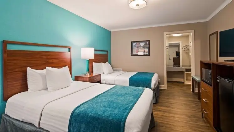Standard Oda, 2 Çift Kişilik Yatak, Sigara İçilmez, Buzdolabı ve Mikrodalga (Pet Friendly)
