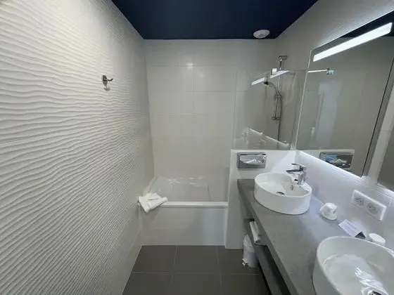 Comfort Oda, 1 Büyük (Queen) Boy Yatak, Sigara İçilmez, Deniz Manzaralı