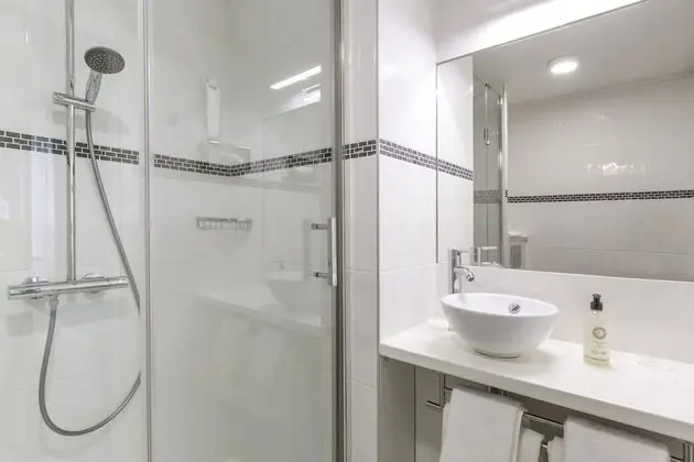 Comfort Oda, 1 Büyük (Queen) Boy Yatak, Sigara İçilmez, Deniz Manzaralı