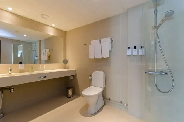 Junior Süit, 1 En Büyük (King) Boy Yatak, Sigara İçilmez