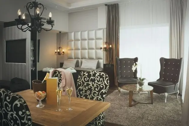 Süit, 1 En Büyük (King) Boy Yatak, Sigara İçilmez