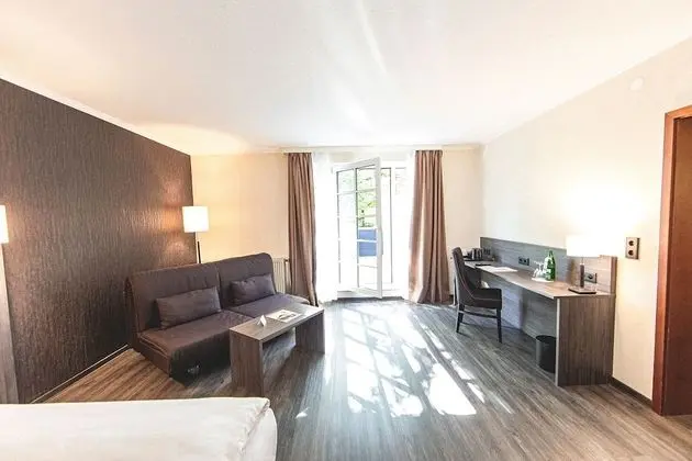 Family Oda, 1 En Büyük (King) Boy Yatak (Cozy Sitting Corner)