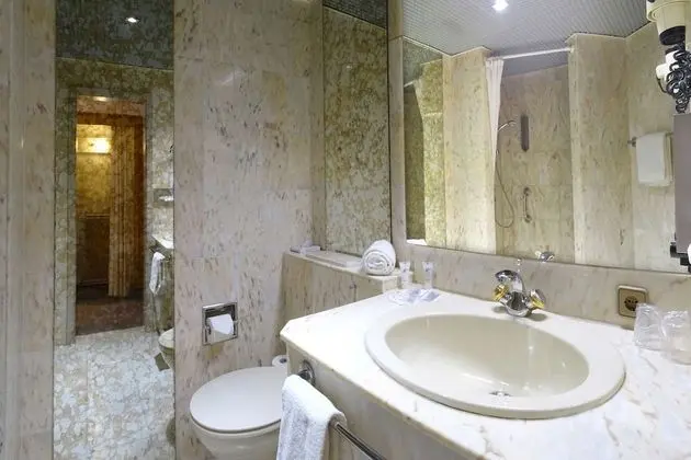 Standard Oda, 1 Büyük (Queen) Boy Yatak