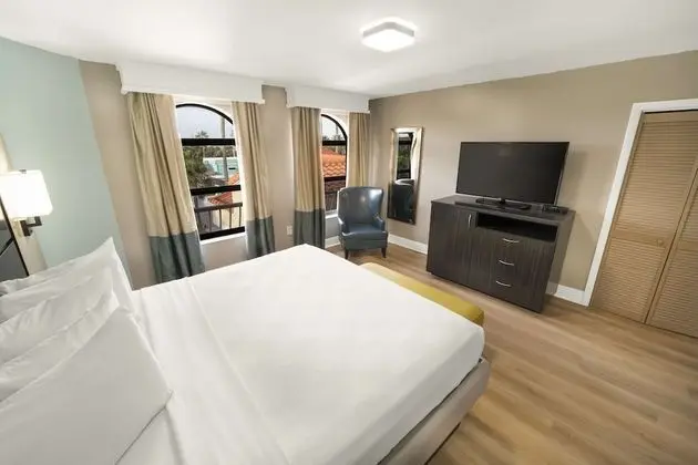 Süit, 1 En Büyük (King) Boy Yatak, Sigara İçilmez, Balkon