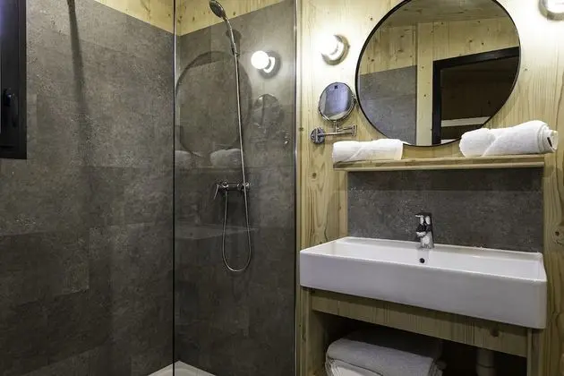 Standard Kır Evi, 1 Büyük (Queen) Boy Yatak, Sigara İçilmez