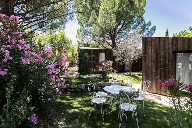 Standard Kır Evi, 1 Büyük (Queen) Boy Yatak, Sigara İçilmez