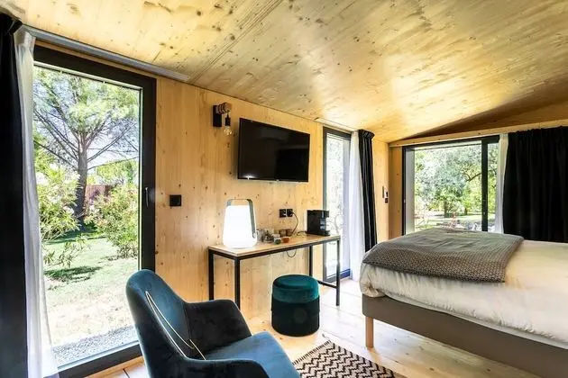 Standard Kır Evi, 1 Büyük (Queen) Boy Yatak, Sigara İçilmez