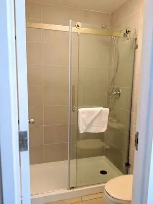 Standard Oda, 2 Büyük (Queen) Boy Yatak, Sigara İçilmez, Buzdolabı ve Mikrodalga