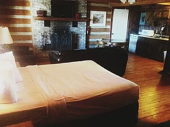 Büyük Yataklı Tek Kişilik Oda