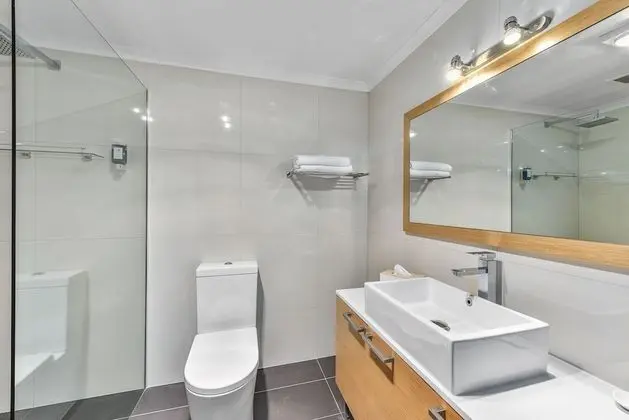 Deluxe Room, King Twin