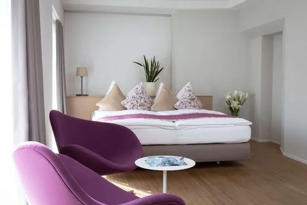 Junior Süit, 1 En Büyük (King) Boy Yatak, Küvet