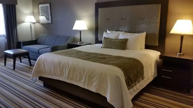 Standard Oda, 1 En Büyük (King) Boy Yatak ve Çekyat, Sigara İçilmez (with Sofabed)