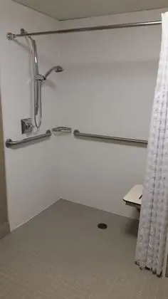 Standard Oda, 2 Büyük (Queen) Boy Yatak, Engellilere Uygun, Sigara İçilmez