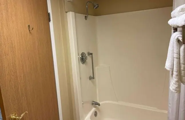 Standard Oda, 2 Büyük (Queen) Boy Yatak, Sigara İçilmez, Buzdolabı ve Mikrodalga (2nd Floor)