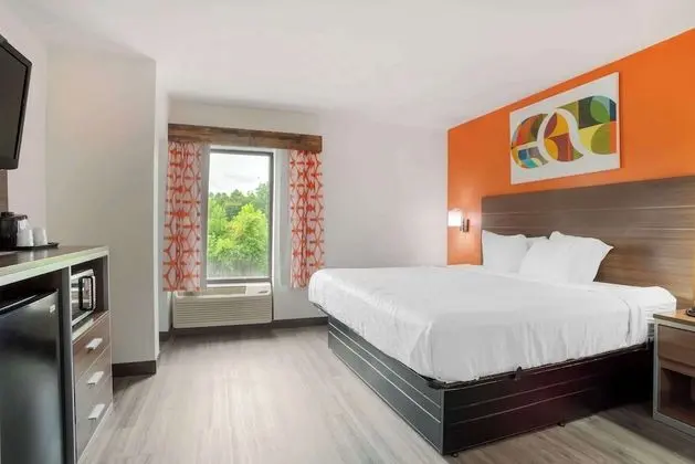 Standard Oda, 1 En Büyük (King) Boy Yatak, Sigara İçilebilir, Buzdolabı ve Mikrodalga (with Sofabed)