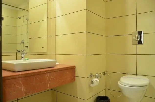 Süit, 1 En Büyük (King) Boy Yatak, Sigara İçilmez, Buzdolabı