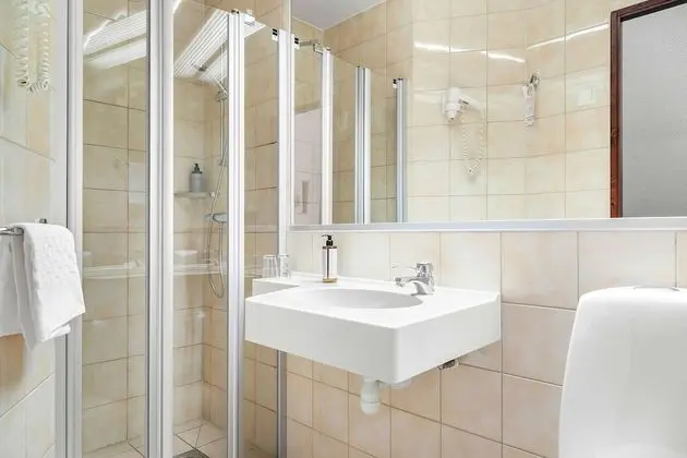 Standard Oda, 1 Büyük (Queen) Boy Yatak, Sigara İçilmez (Small double room)