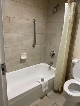 Standard Oda, 2 Çift Kişilik Yatak, Sigara İçilebilir, Buzdolabı ve Mikrodalga