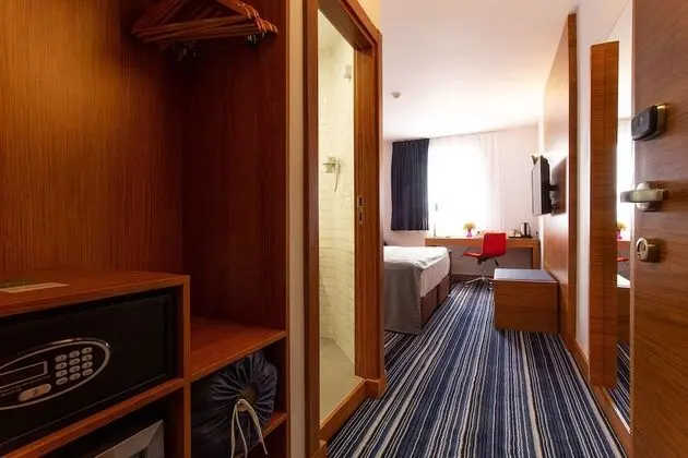 Deluxe Oda, 1 En Büyük (King) Boy Yatak, Sigara İçilmez (with Sofabed)