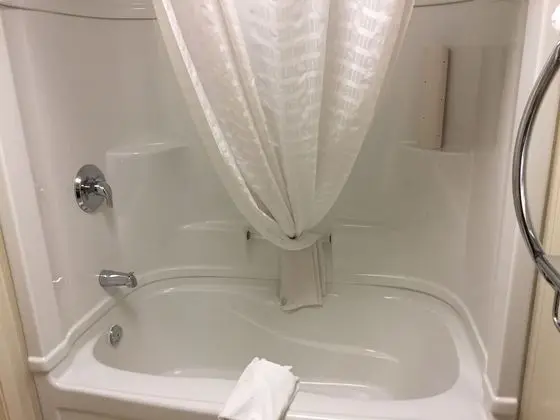 Standard Oda, 1 Büyük (Queen) Boy Yatak, Sigara İçilmez, Buzdolabı