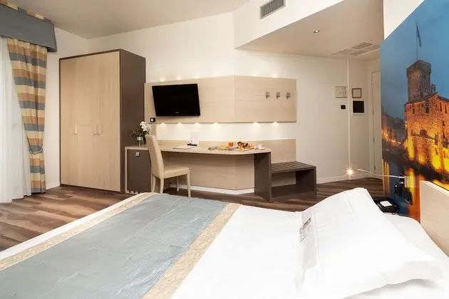 Deluxe Oda, 1 Büyük (Queen) Boy Yatak, Balkon, Deniz Manzaralı (Non Smoking)