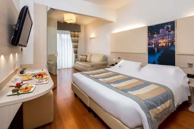 Deluxe Oda, 1 Büyük (Queen) Boy Yatak, Balkon, Deniz Manzaralı (Non Smoking)