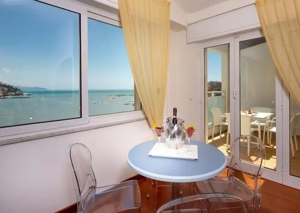 Süit, Birden Çok Yatak, Teras, Deniz Manzaralı (with 1 Sofabed)
