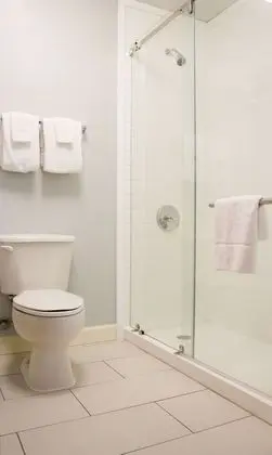 Standard Oda, 2 Büyük (Queen) Boy Yatak, Sigara İçilmez, Buzdolabı ve Mikrodalga