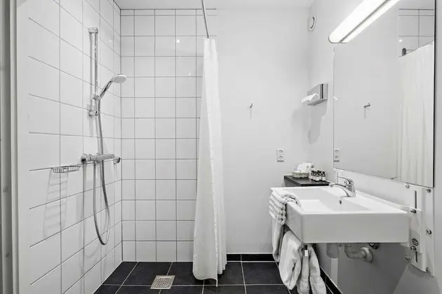 Standard Oda, 1 Büyük (Queen) Boy Yatak, Sigara İçilmez