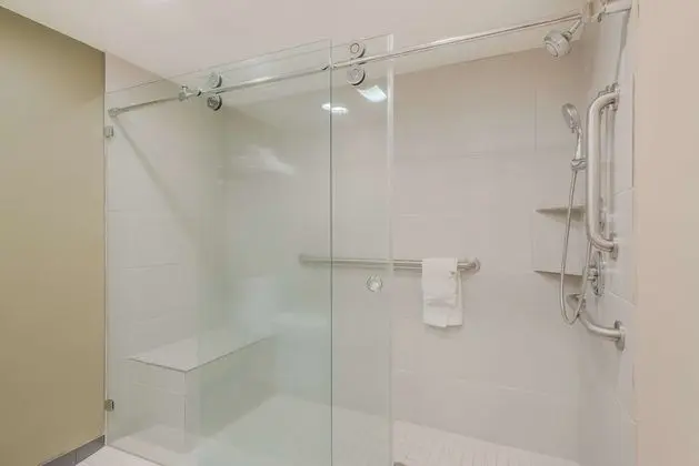 Standard Oda, 1 En Büyük (King) Boy Yatak, Engellilere Uygun, Sigara İçilmez