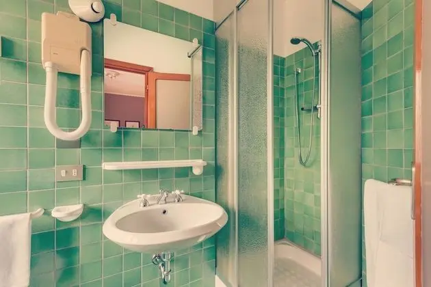 Tek Büyük veya İki Ayrı Yataklı Oda, Dağ Manzaralı