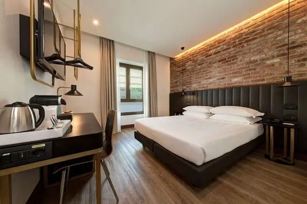 Superior Oda, 1 Büyük (Queen) Boy Yatak (Converts to 2 Twin Beds)