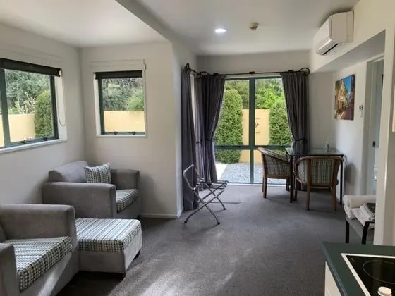 Deluxe One Bedroom Suite