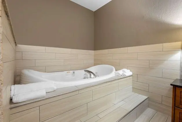 Standard Oda, 1 En Büyük (King) Boy Yatak, Sigara İçilmez, Sıcak Su Küveti