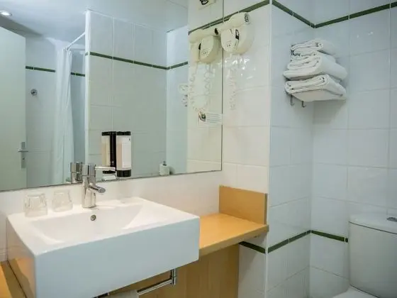 Oda, 2 Tek Kişilik Yatak