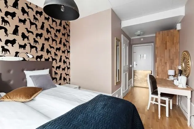 Business Oda, 1 Büyük (Queen) Boy Yatak, Sigara İçilmez