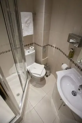 Standard Oda, 1 Tek Kişilik Yatak, Sigara İçilmez, Ek Bina