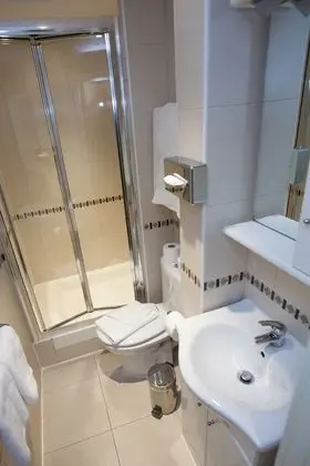 Standard Oda, 1 Tek Kişilik Yatak, Sigara İçilmez, Ek Bina