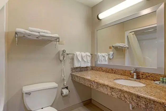 Standard Oda, 2 Büyük (Queen) Boy Yatak, Sigara İçilmez, Buzdolabı ve Mikrodalga