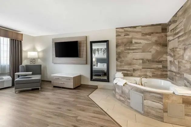 Süit, 1 En Büyük (King) Boy Yatak, Sigara İçilmez, Sıcak Su Küveti (Oversized Room)
