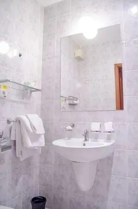 Economy Tek Büyük Yataklı Oda