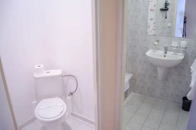 Standard Tek Büyük Yataklı Oda