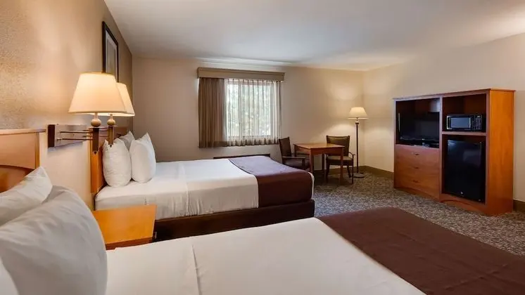 Standard Oda, 2 Büyük (Queen) Boy Yatak, Sigara İçilmez, Mikrodalga