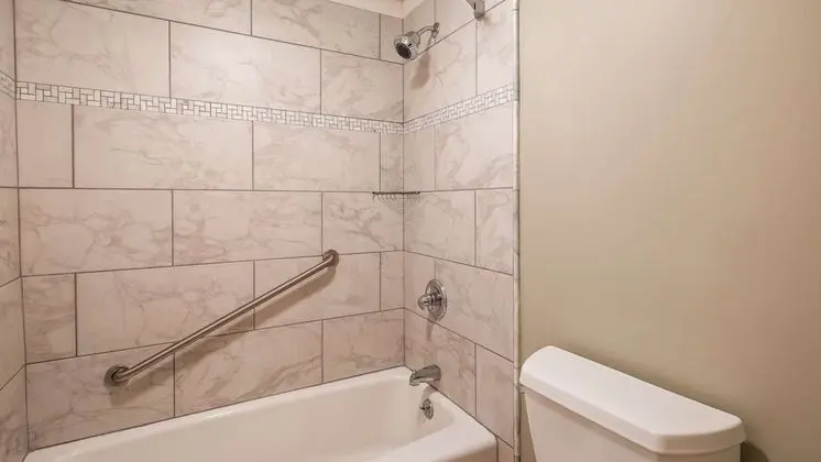 Standard Oda, 2 Büyük (Queen) Boy Yatak, Sigara İçilmez, Buzdolabı